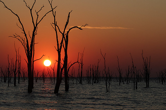Sunrise - lake Kariba