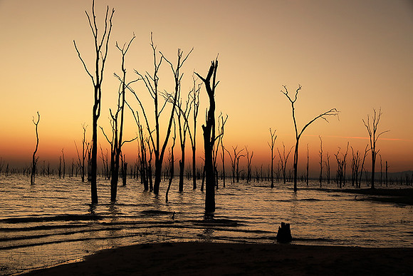 Lake Kriba before sunrise
