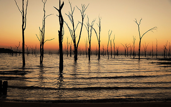 Lake Kriba before sunrise