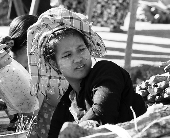 At an outdoor market - Lake I,le