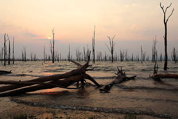 Sunrise over lake Kariba - Matusadona NP