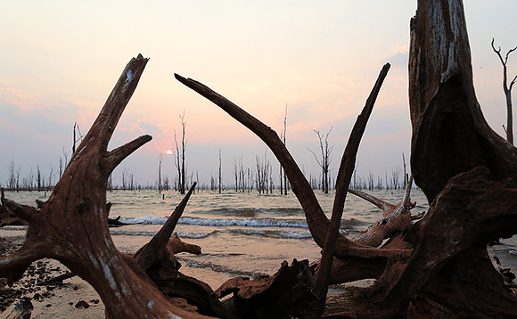 Sunrise over lake Kariba - Matusadona NP