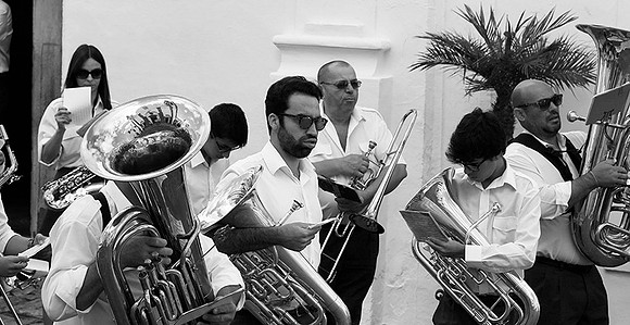Portugal : brass-band in the streets of Monsaraz