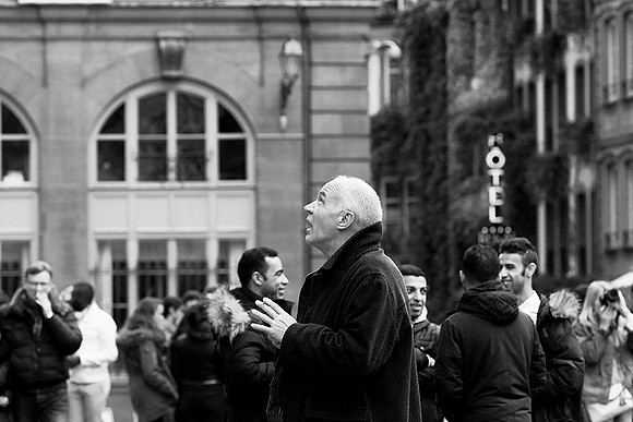 France : queuing in front of the cathedral