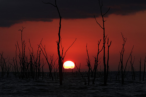 Sunrise - lake Kariba