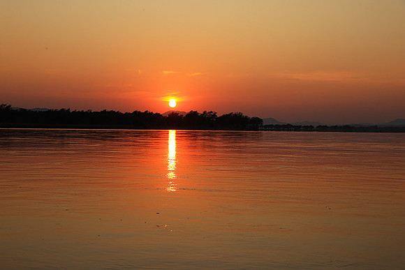 Sunrise - Tembo Plains