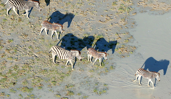 Helicopter flight over Sua Pan