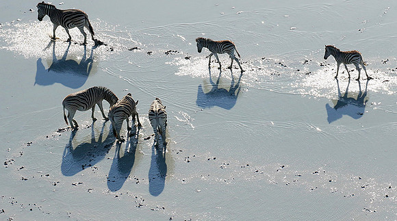 Helicopter flight over Sua Pan