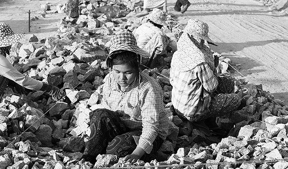 Building a road near Kengtung