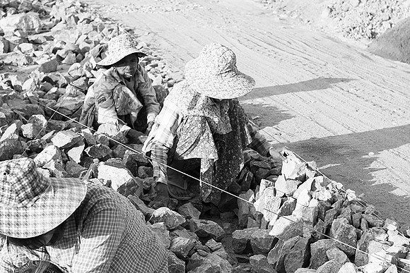 Building a road near Kengtung