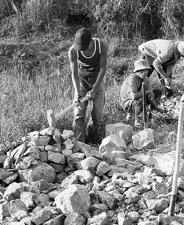 Building a road near Kengtung