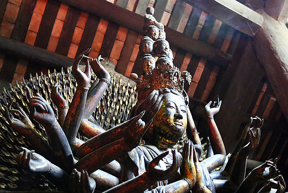 Vietnam - pagoda But Thap