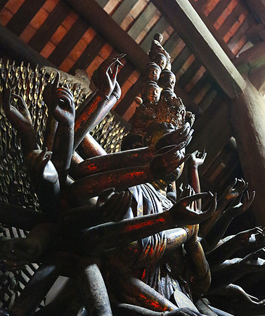 Vietnam - pagoda But Thap